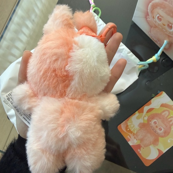 Big into energy Labubu Happiness - Picture 2 of 2